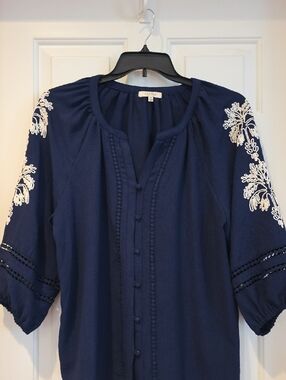 Women's 1X Angels Navy Peasant Blouse with White Sleeve Embroidery